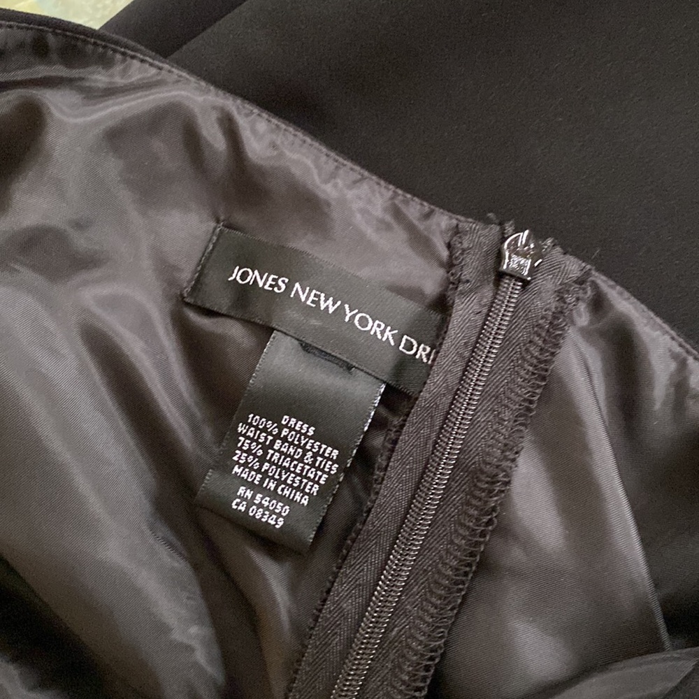 Jones New York Dress. - Picture 5 of 5